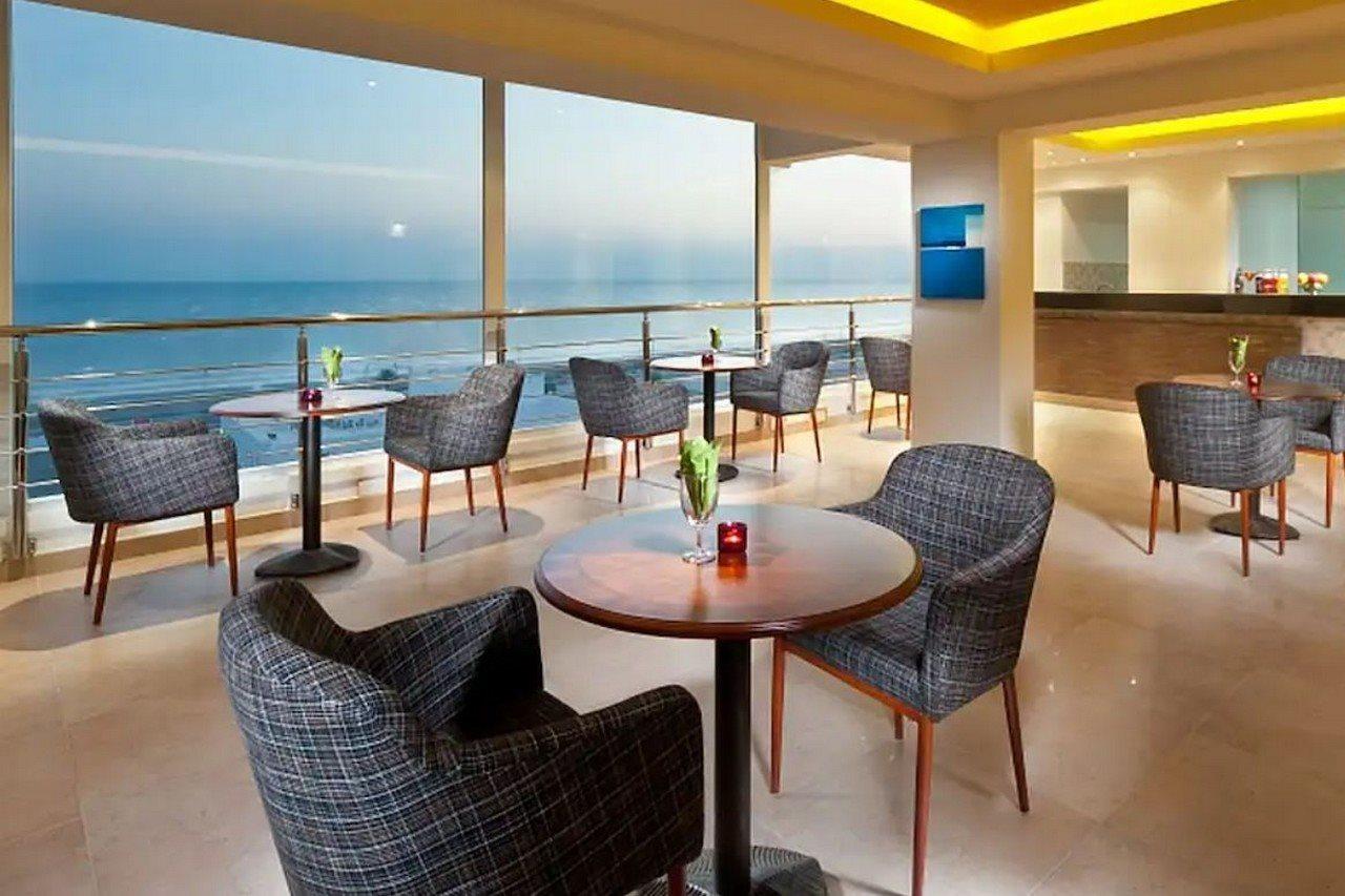 Al Hail Waves Hotel Managed By Centara Maszkat Kültér fotó