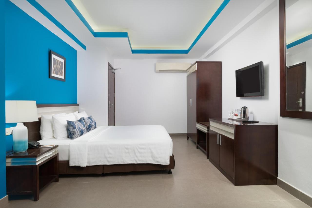 Al Hail Waves Hotel Managed By Centara Maszkat Kültér fotó