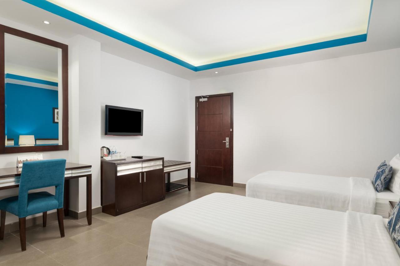 Al Hail Waves Hotel Managed By Centara Maszkat Kültér fotó